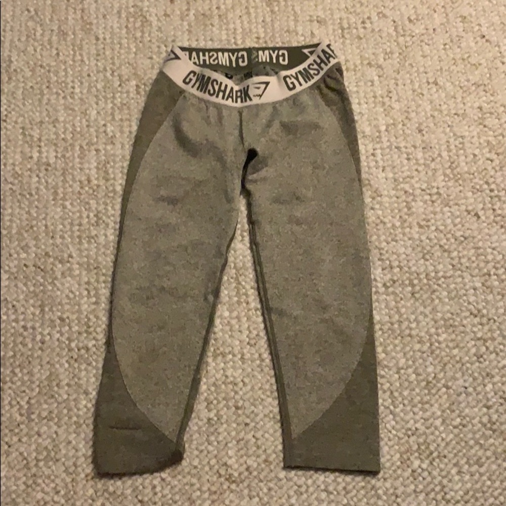 Small gymshark leggings